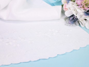 Белый венчальный рушник с вышивкой R17-2