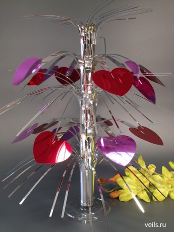 Настольный каскад из сердец