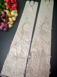 Митенки 38см, БЕЛЫЕ, кружевная аппликация с серебряным люрексом