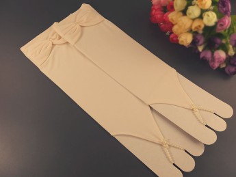 Митенки молочные с бантом 28см